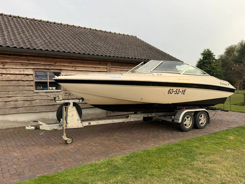 Speedboot Bayliner Scorpion 210