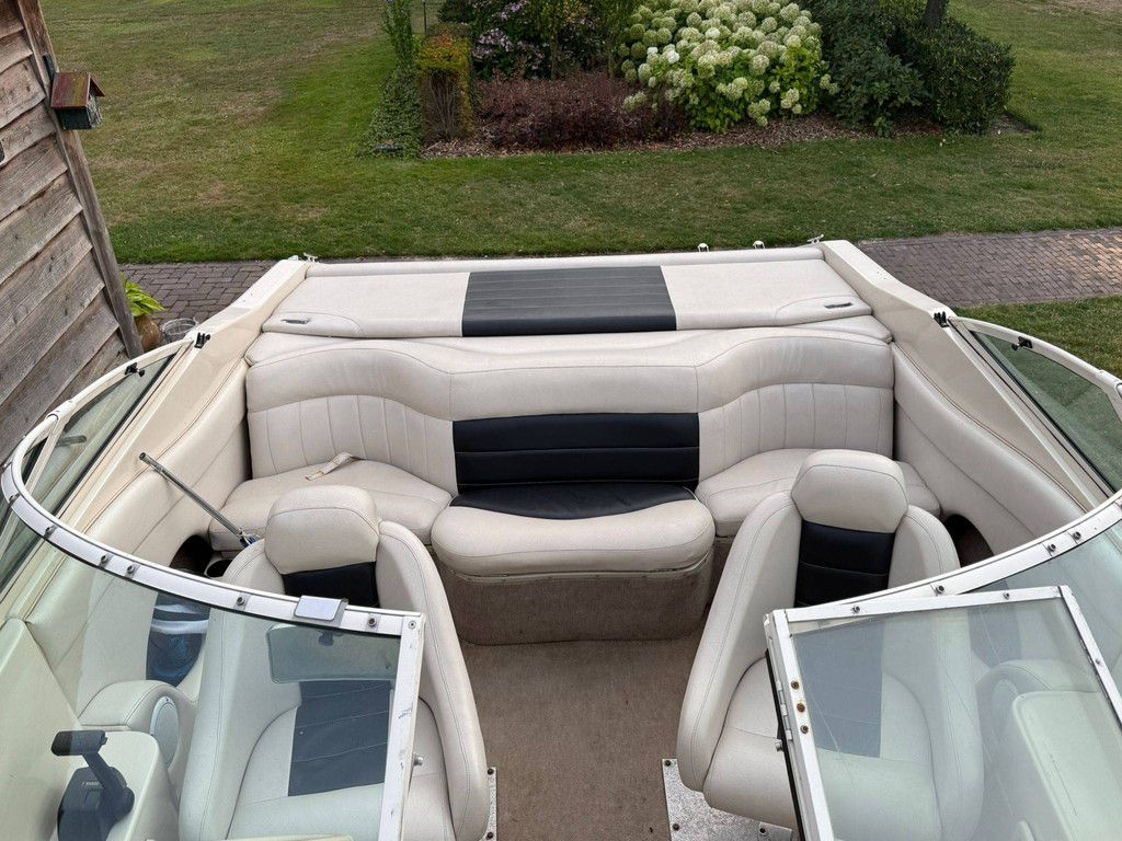 Speedboot Bayliner Scorpion 210