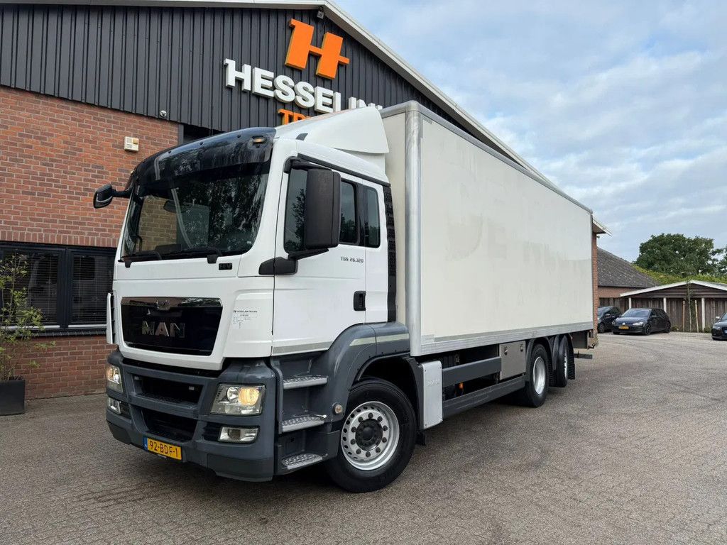 MAN TGS 26.320 EEV Koffer Stuuras AHK 3.000KG LBW 370.859 KM! NL Truck