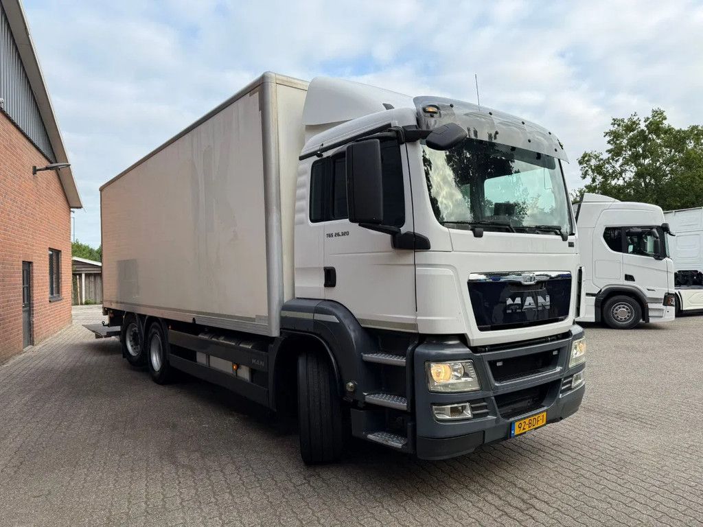 MAN TGS 26.320 EEV Koffer Stuuras AHK 3.000KG LBW 370.859 KM! NL Truck