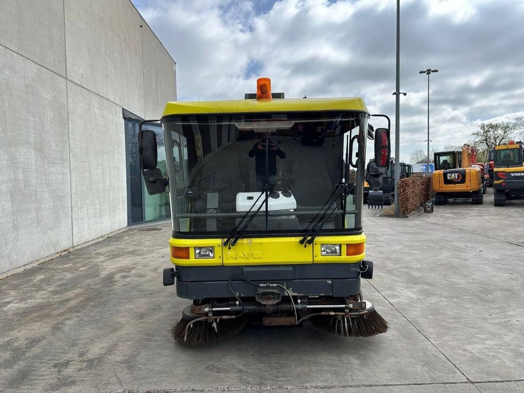 Sweeper truck Ravo 5002 Diesel 81kW 1995