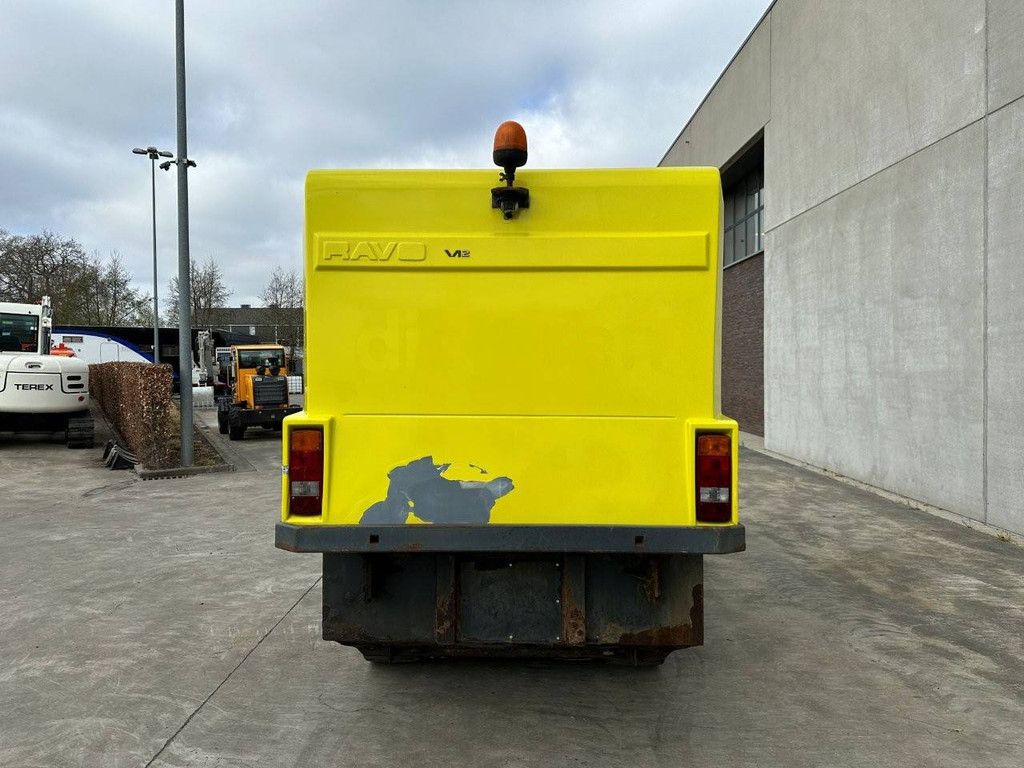 Sweeper truck Ravo 5002 Diesel 81kW 1995