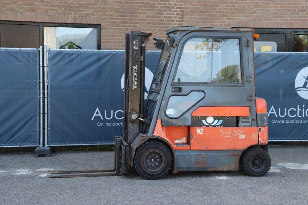 Forklift Toyota 7FBMF25 Electric 2500kg 3.3m 2005