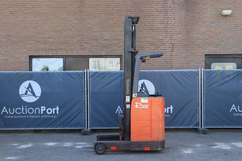 Schubmaststapler Toyota 6FBRS10 Elektro 800kg 5,0m 1996