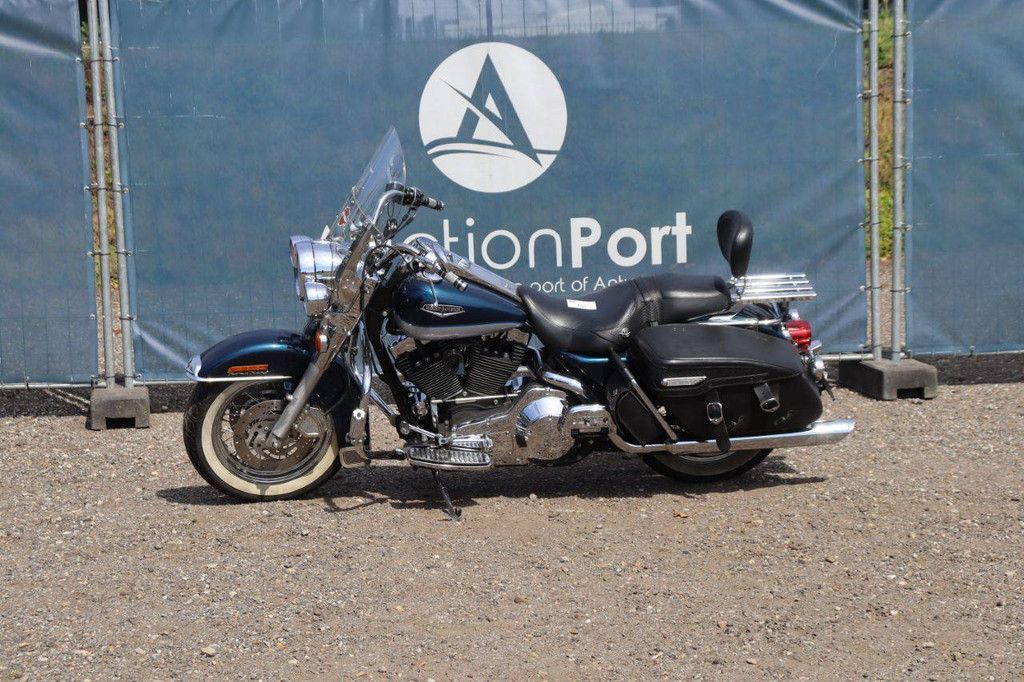 Harley-Davidson Road King Gasoline