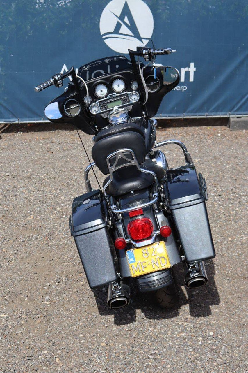 Harley-Davidson FLHX Street Glide Benzine 82pk 2007