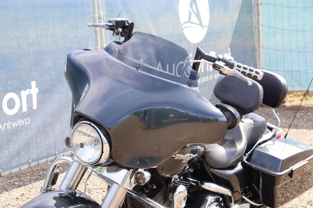 Harley-Davidson FLHX Street Glide Benzine 82pk 2007