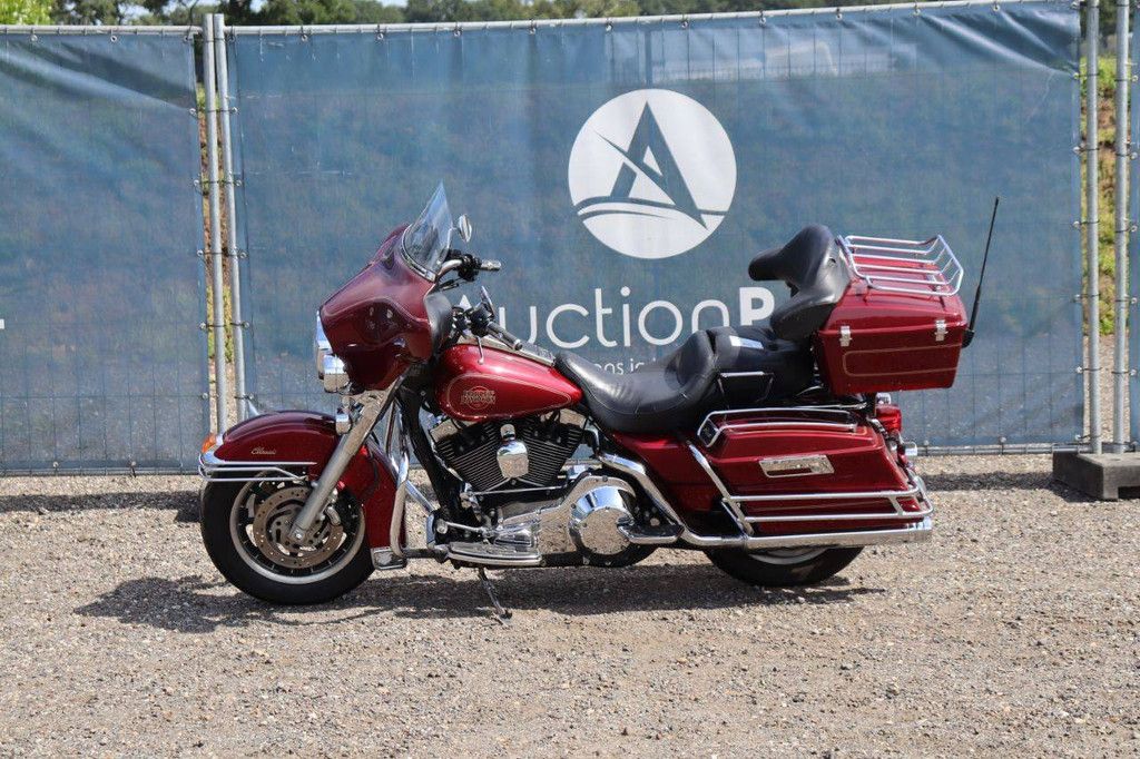 Harley-Davidson FLHTC Benzin 67 PS 2004