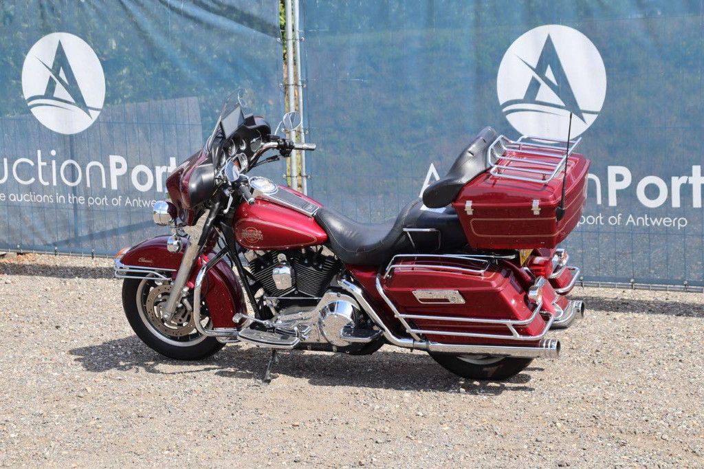 Harley-Davidson FLHTC Benzin 67 PS 2004