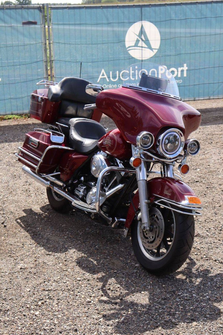 Harley-Davidson FLHTC Benzin 67 PS 2004