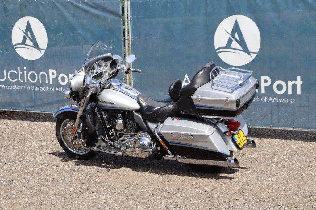 Harley-Davidson FLHTCUSE4 Petrol 94hp 2009