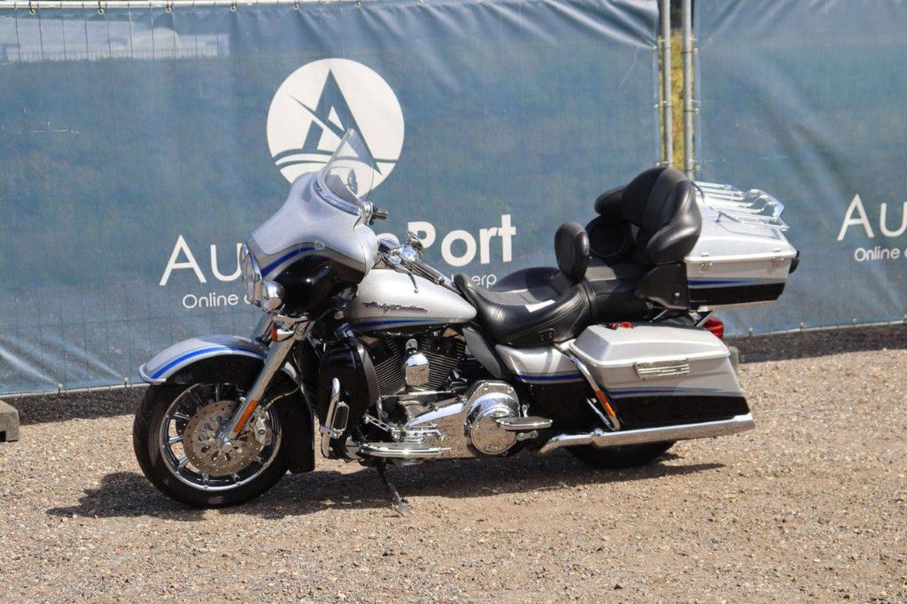 Harley-Davidson FLHTCUSE4 Petrol 94hp 2009