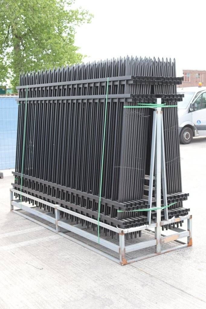 Fence 72x1.8m with Posts New