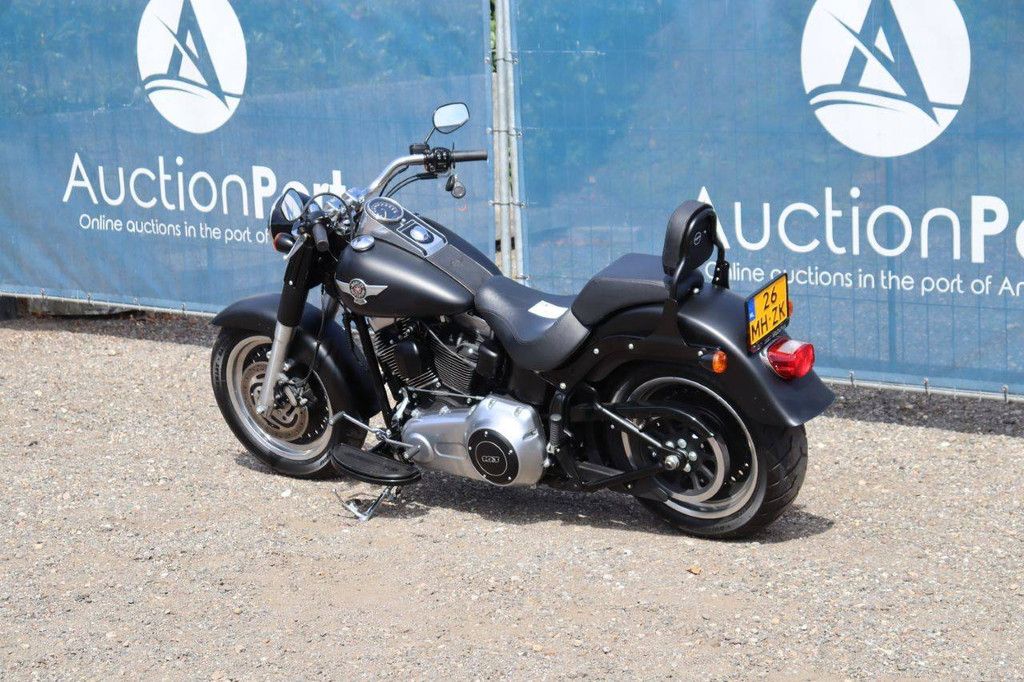 Harley-Davidson FAT BOY LO/SPECIAL Benzine 79pk 2014