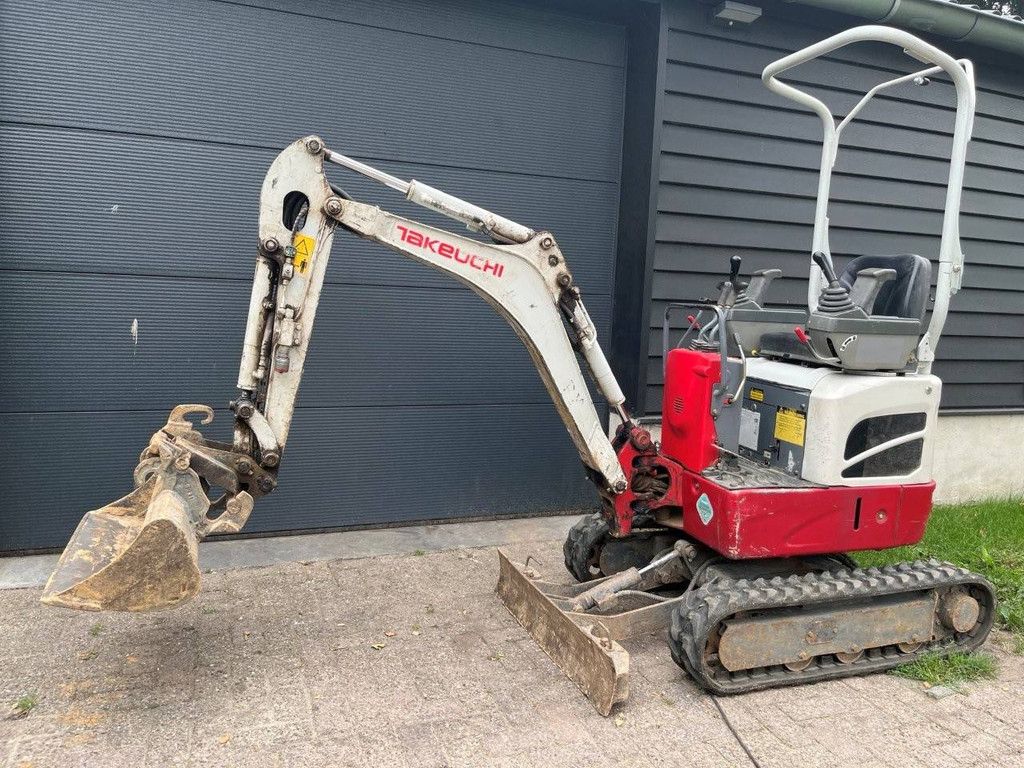 Minigraver Takeuchi TB210R Diesel 8.7kW 2017