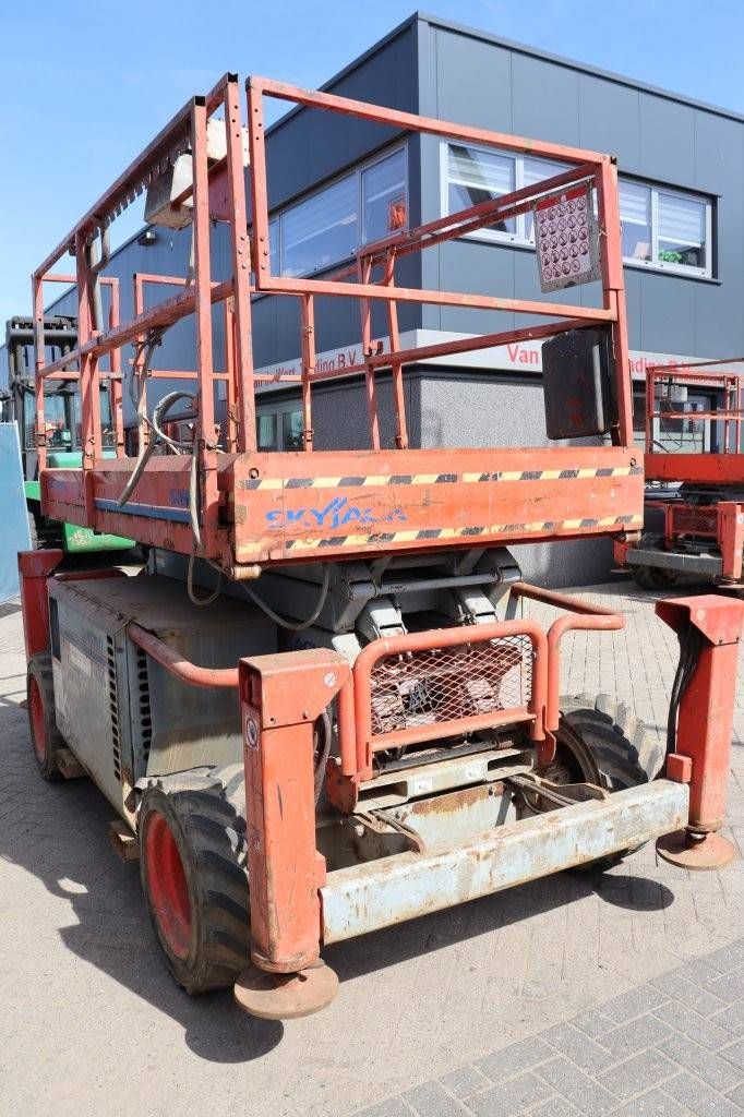 Scherenbühne Skyjack SJ6832RT Diesel 11,75m
