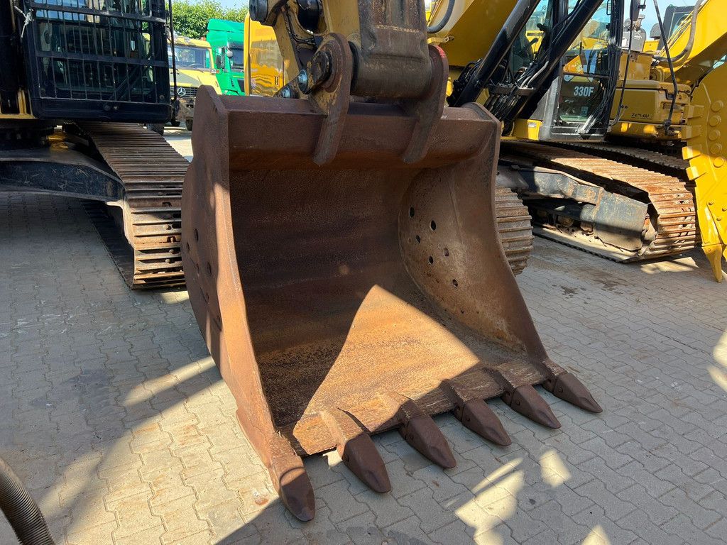 Caterpillar 352F