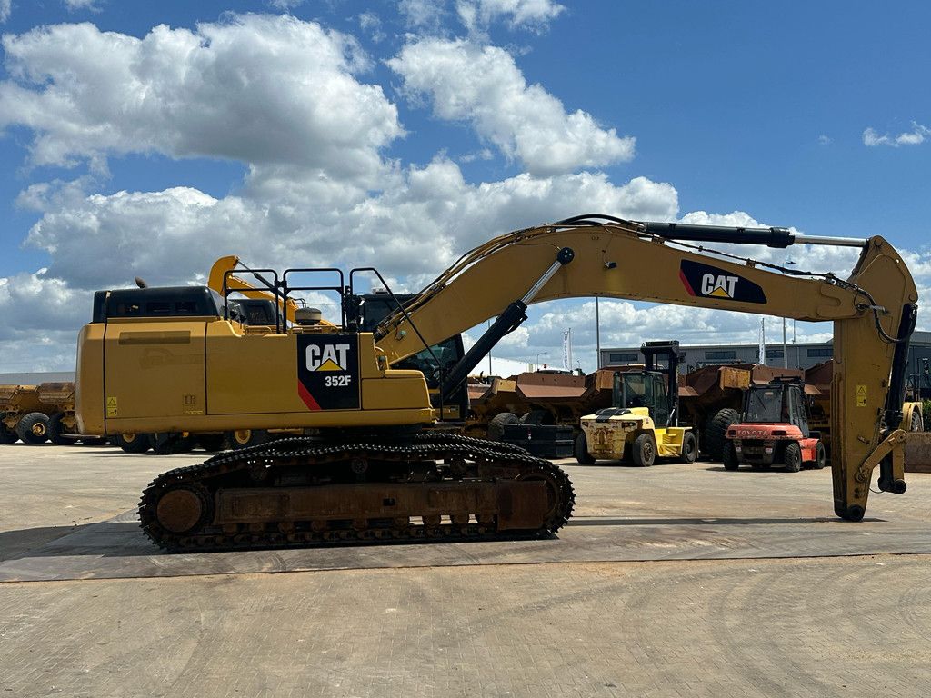 Caterpillar 352F