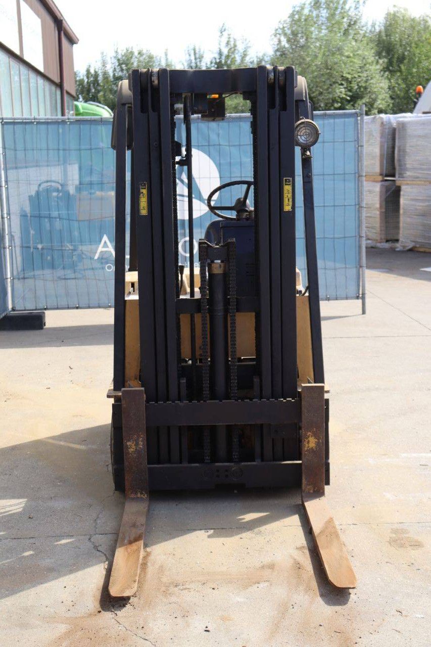 Caterpillar VMAX Electric Forklift