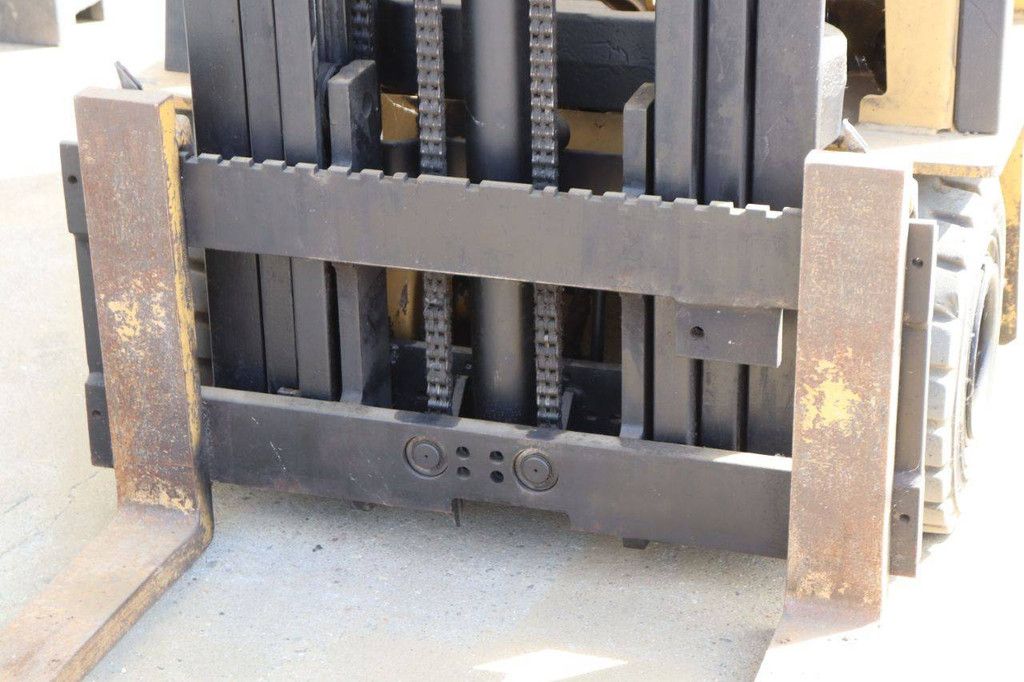 Caterpillar VMAX Electric Forklift