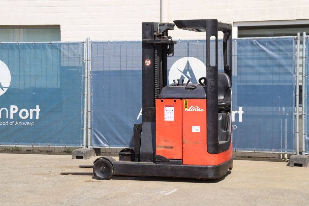 Reach truck Linde R16 Electric 1600kg 4.79m 1997