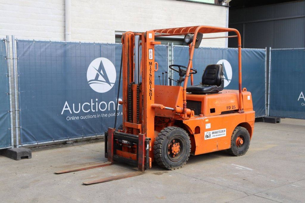 Gabelstapler Mitsubishi FD25 Diesel 2500kg