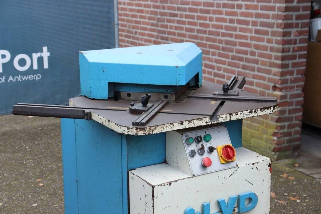 LVD International LVD-FA 250/4 Elektrische Kurvenmaschine 1992