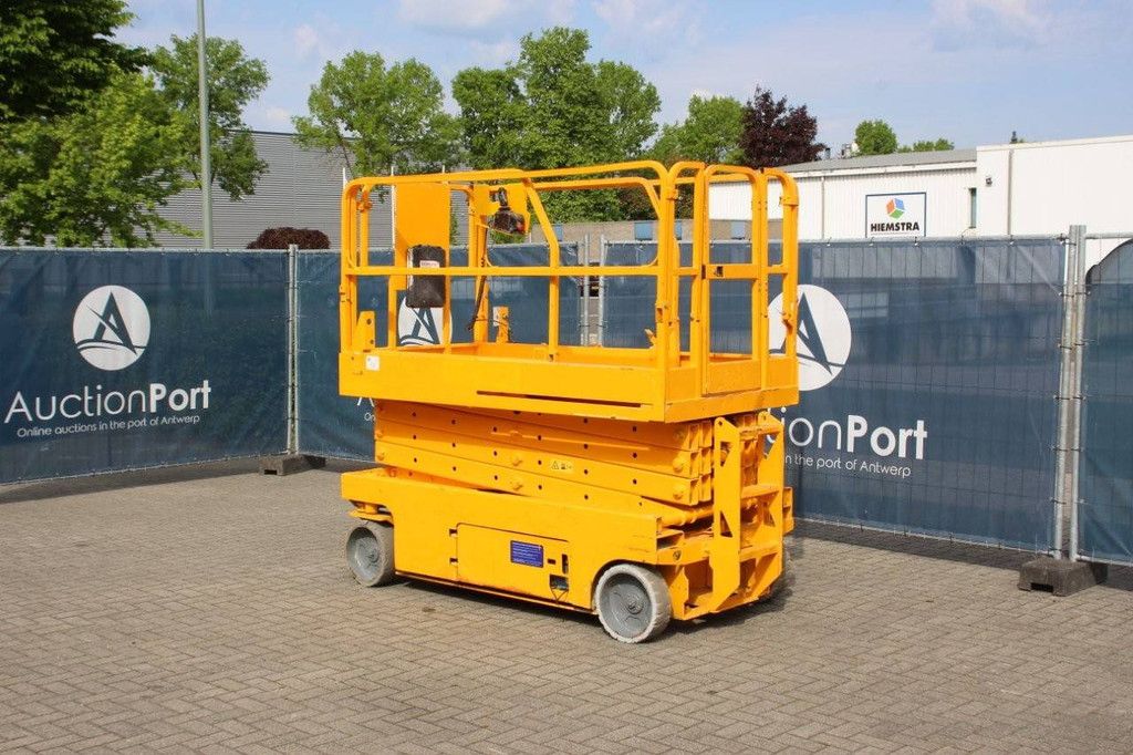 Scissor lift Genie GS-2646 Electric 9.96m 2005