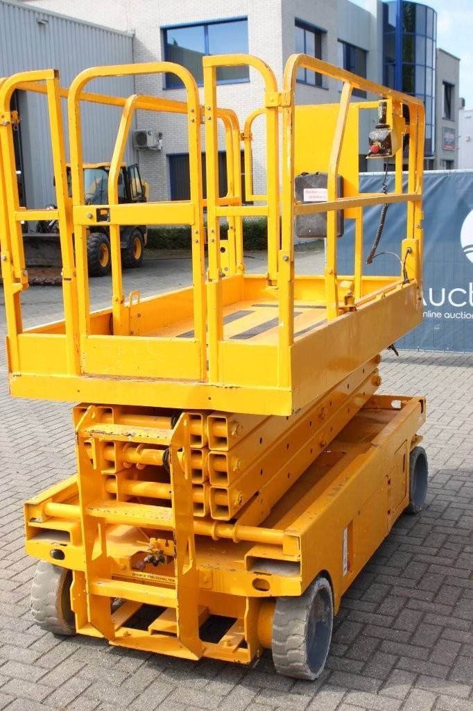 Scissor lift Genie GS-2646 Electric 9.96m 2005