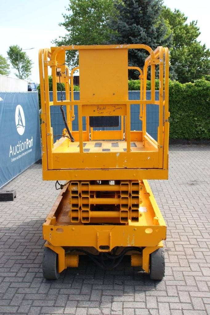 Scissor lift Genie GS-2646 Electric 9.96m 2005