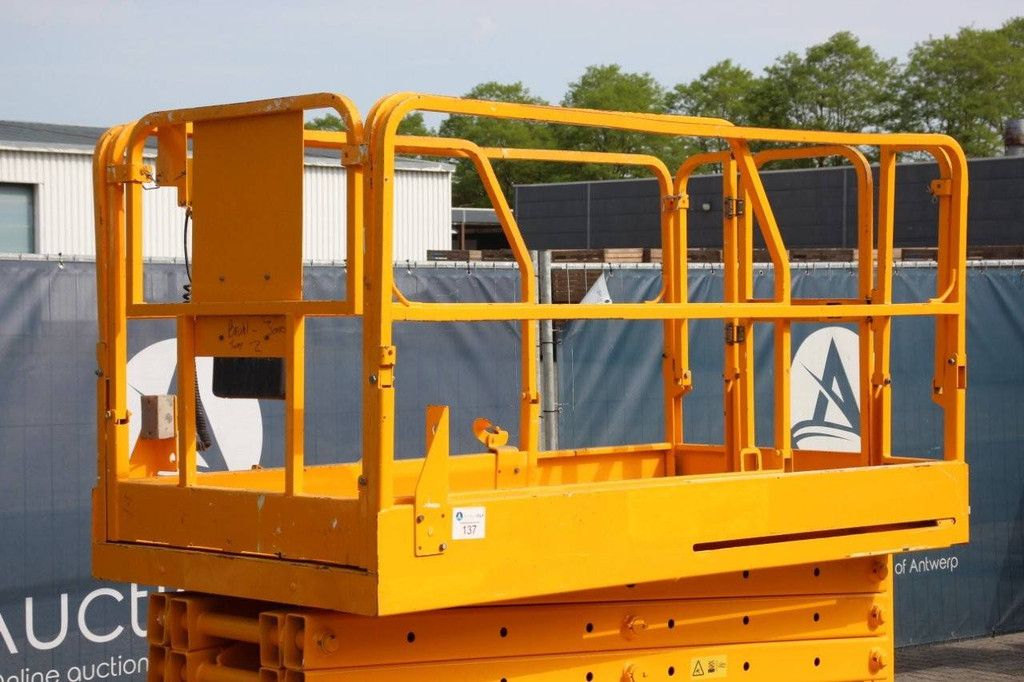 Scissor lift Genie GS-2646 Electric 9.96m 2005