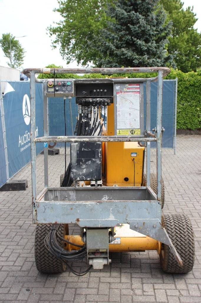 Nifty HR12NE Electric 12.2m Articulated Boom Lift 2011