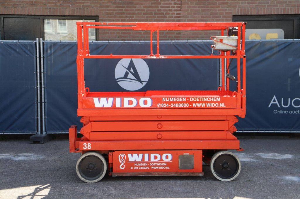 Scissor Lift Skyjack SJ4620 Electric 8.1m 2004