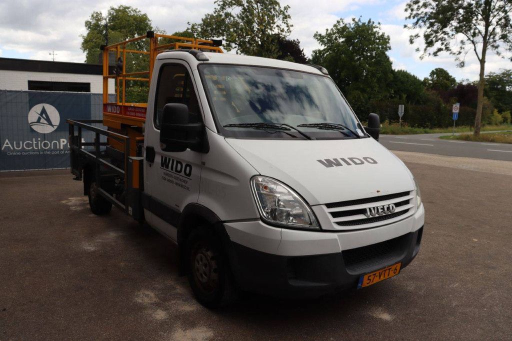 Autohoogwerker Iveco 35S14 Diesel 136pk 2008 met schaarlift Custers 8m