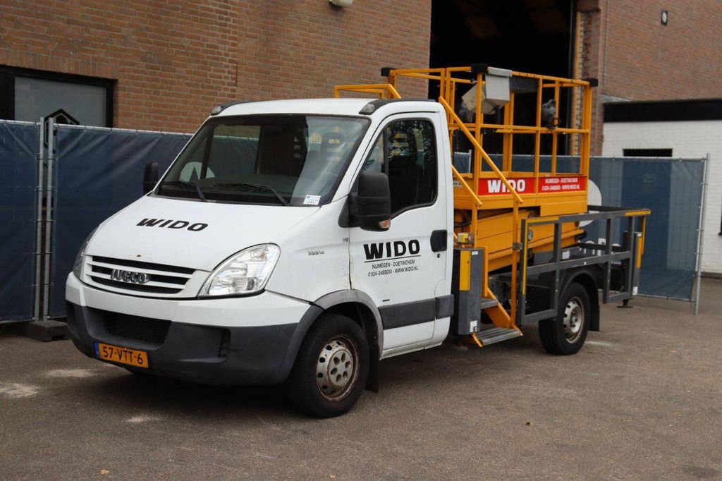 Autohoogwerker Iveco 35S14 Diesel 136pk 2008 met schaarlift Custers 8m
