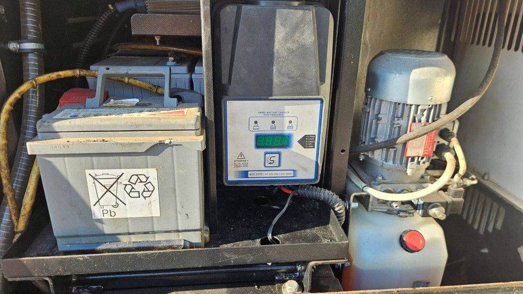 Linz Electric EE1C10S G Diesel/Electric Light Pole 2008