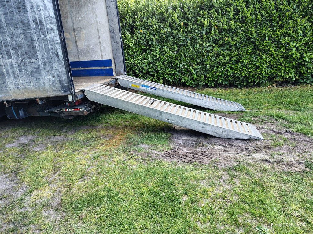 Semi-Low Loader Samro SB233 1999