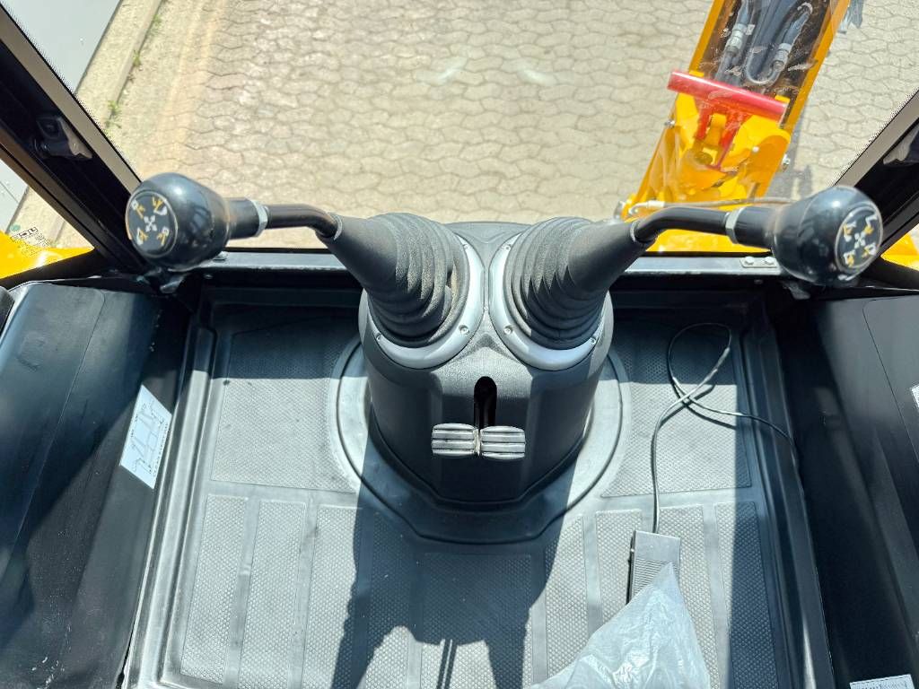JCB 3DX / 3CX Plus 4WD - New / Unused/ Hammer Lines AC