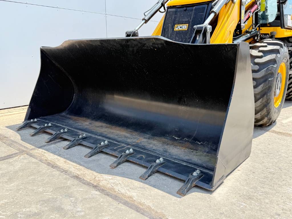 JCB 3DX / 3CX Plus 4WD - New / Unused/ Hammer Lines AC