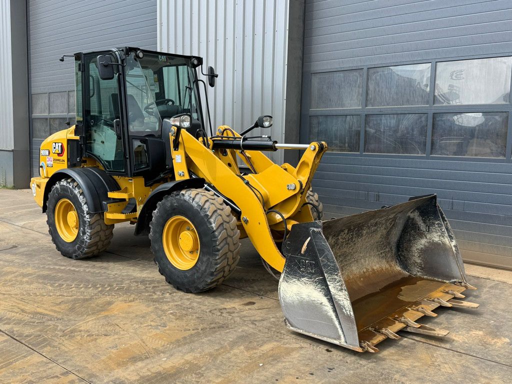 Caterpillar 908M