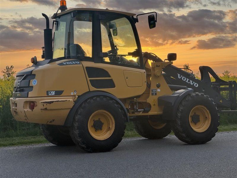 Volvo L20F