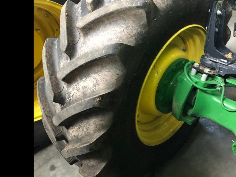 John Deere 6250R