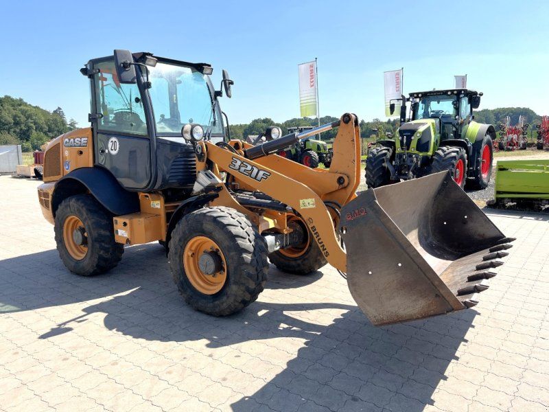 Case 321 F, Schaufel, nur 2.907 h !