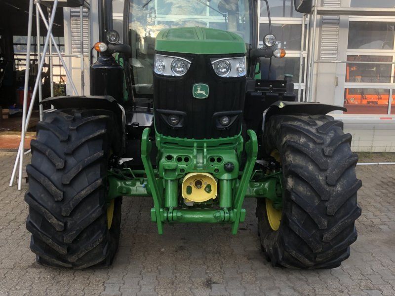 John Deere 6175R