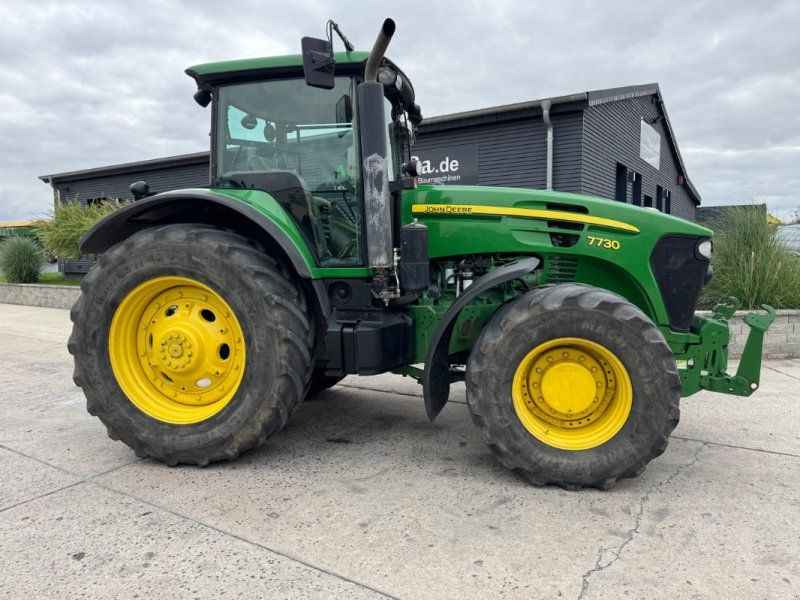 John Deere 7730