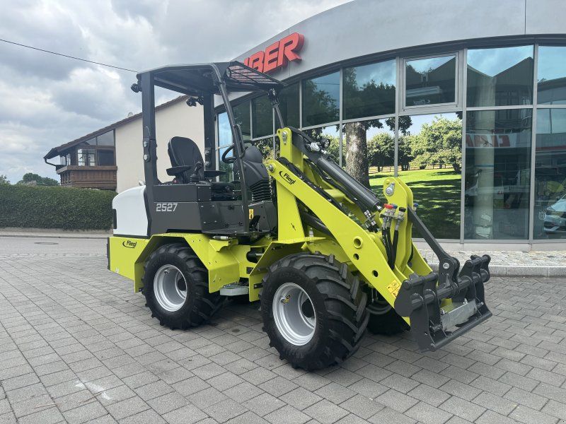 Fliegl 25-27  3 Anbaugeräte