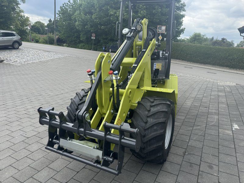 Fliegl 25-27  3 Anbaugeräte
