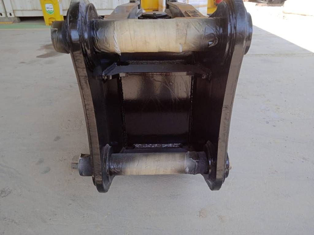 CAT H180GC Hammer (2 x available in Abu Dhabi)