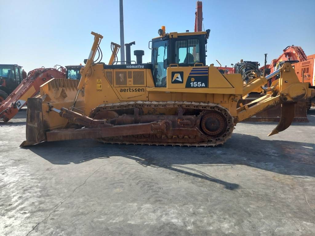 Komatsu D155-6R (4 pieces available in Abu Dhabi)