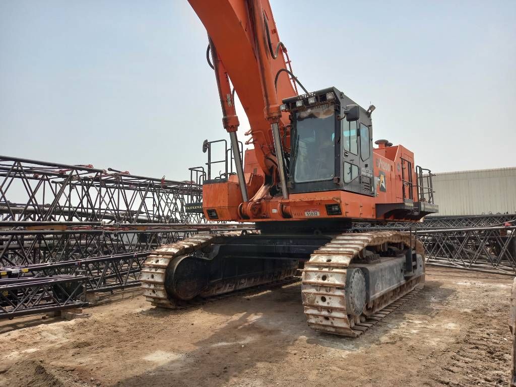 Hitachi EX1200-6 Longreach 28m (Abu Dhabi)